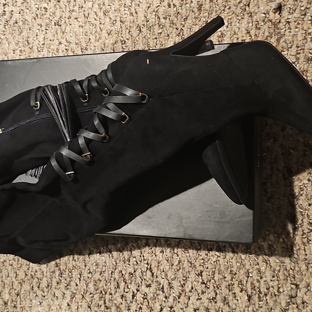 BCBGeneration Black Suede Corseted BC-EVA stretch Boots,  Size 7..excellent cond - Picture 8 of 10